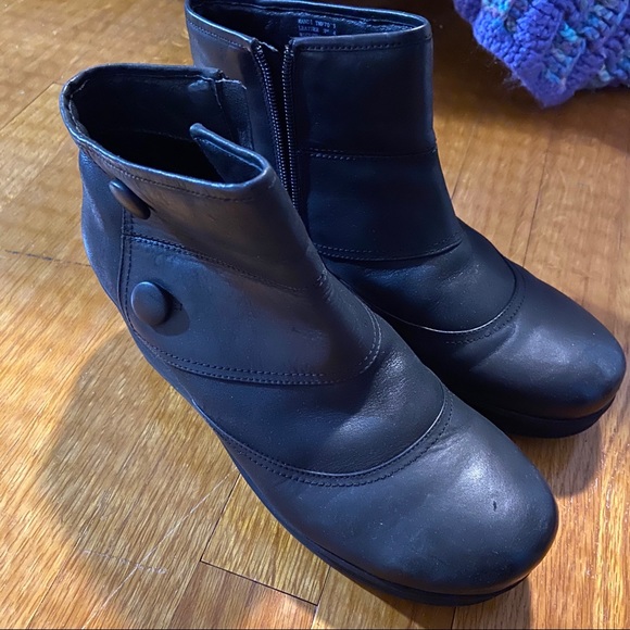 Tara M Shoes - Tara M. Black wedge booties